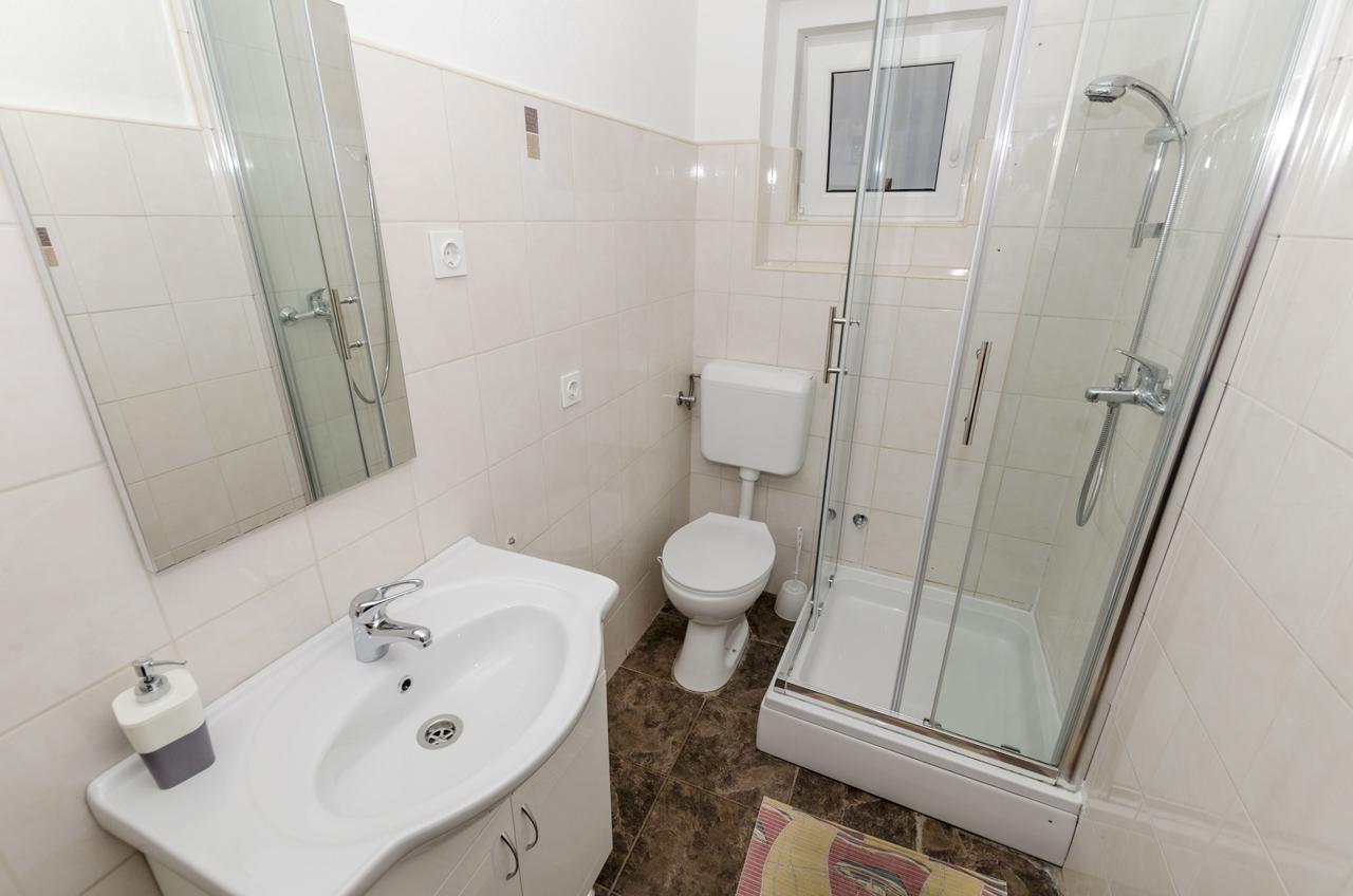Apartments Katica พรีมอชเตน ภายนอก รูปภาพ