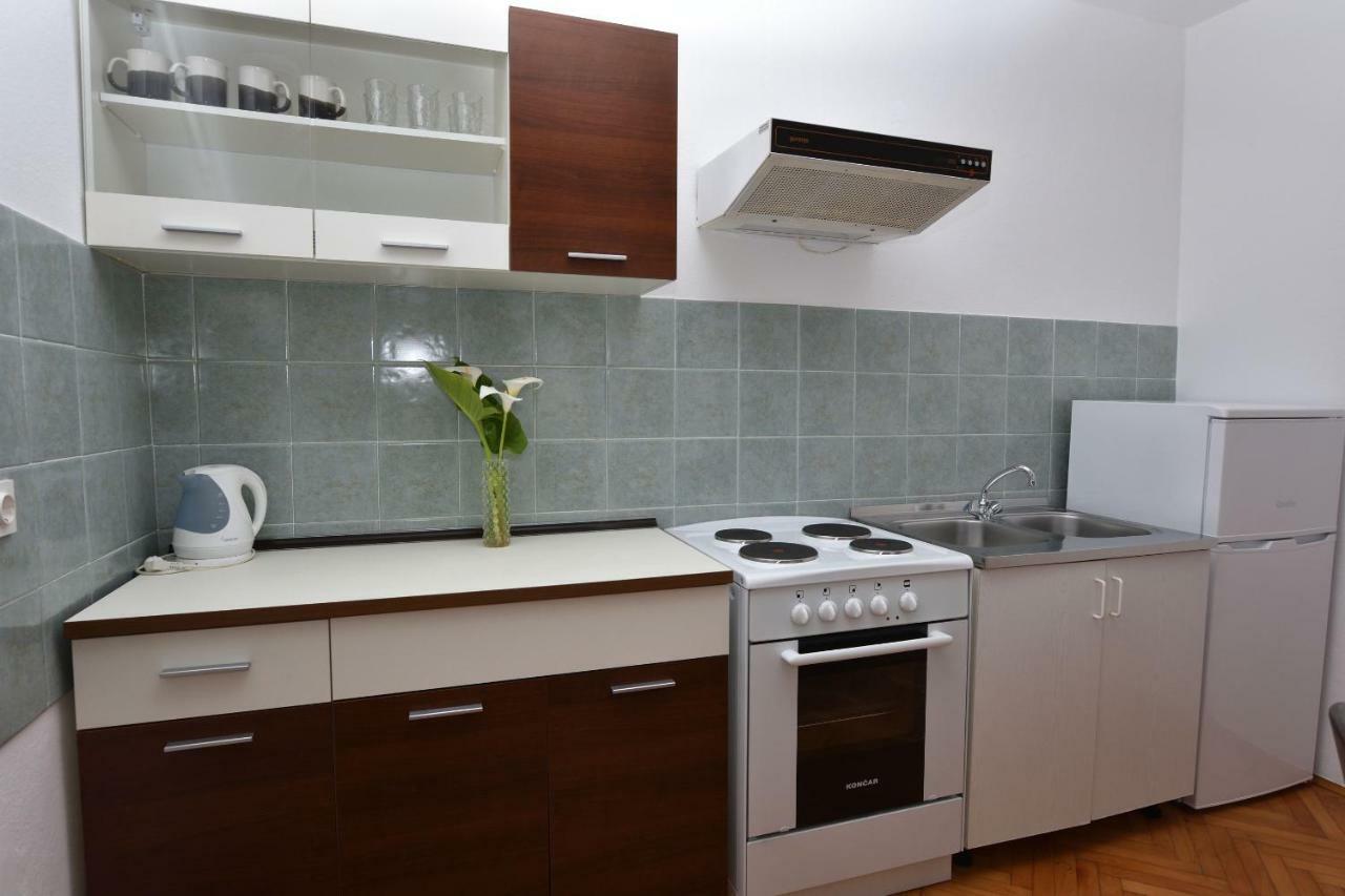 Apartments Katica พรีมอชเตน ภายนอก รูปภาพ