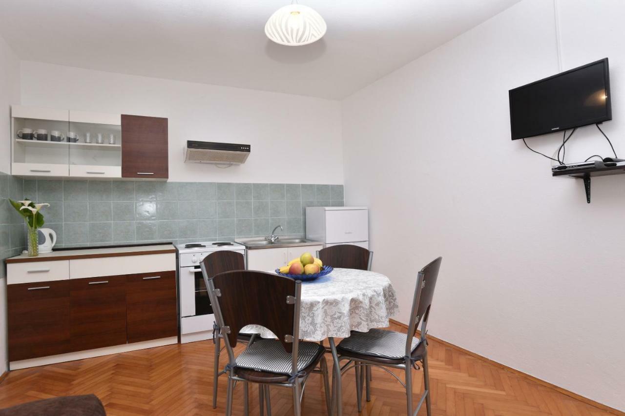 Apartments Katica พรีมอชเตน ภายนอก รูปภาพ